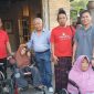 Rachmat Hidayat Elektrik Tebar Kursi Roda Adaptif di Lombok Tengah . ( Istimewa/Harian Lombok) 