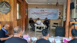 Anggoto FWMO dan Pemateri Kegiatan Pelatihan Jurnalistik di Pondok Jurnal . (Foto : Harianlombok.com)