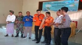 Kalak BPBD H. Mulyadi, S.T  pada saat kegiatan sekolah  lapang gempa bumi dan tsunami. (Foto : Harianlombok.com).