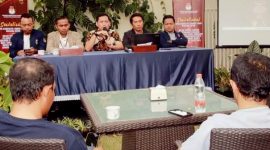 Ketua KPU Ada Suci Makbulah bersama jajaran Divisi 