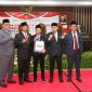 Muhammad Yusri dan Ubaidillah Sebagai Pimpinan Sementara DPRD Lombok Timur. (Foto: Harian Lombok/Royan).