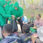 Kunjungi Lokasi TMMD ke-121, Ketua Persit Kodim 1615 Lotim Berikan Semangat Kepada Semua Pihak. (Foto: Harian Lombok/Istimewa.