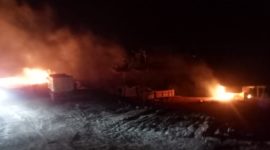 Maraknya Tambang Ilegal Menggunakan Alat Berat, Ratusan Warga Lombok Barat Bakar Camp WNA China. (Foto: www.harianlombok.com/ Ach. Sahib).