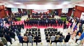 Pengambilan sumpah 50 Anggota DPRD Lotim periode 2024-2029. (Foto: Harian Lombok/Royan).