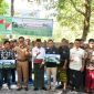 Pj Bupati Lombok Timur Serahkan Alsintan Tembakau Rajang ke Petani. (Foto: Harian Lombok/Royan).