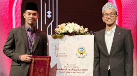 Qari Asal NTB, Syamsuri Firdaus Meraih Juara 1 MTQ Internasional di Kuwait . (Foto: Harian Lombok/Kemenag.go.id).