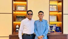 Bupati Lotim Haerul Warisin bersama Dirut PDAM Sopyan Hakim 